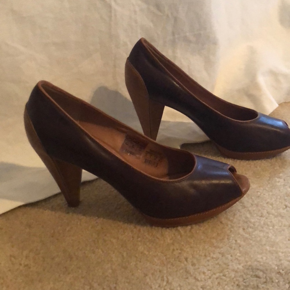 Fossil leather open 3.5 inch heels
